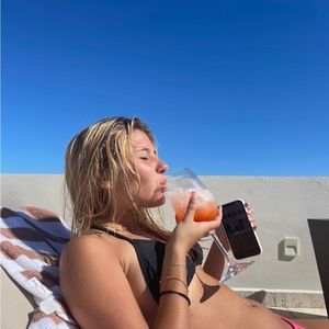 Meet your Posher, Vida